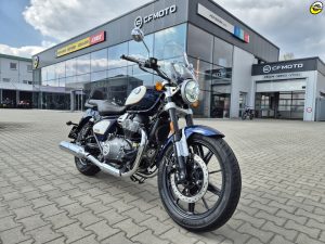 Royal Enfield Super Meteor 650 (E5+) CELESTIAL BLUE